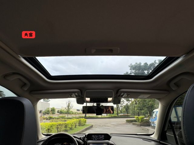 ☑一手車 ☑頂級款 ☑僅跑6萬多 ☑ACC跟車 ☑車偏 ☑盲點 ☑I-KEY ☑電動尾門  第8張相片
