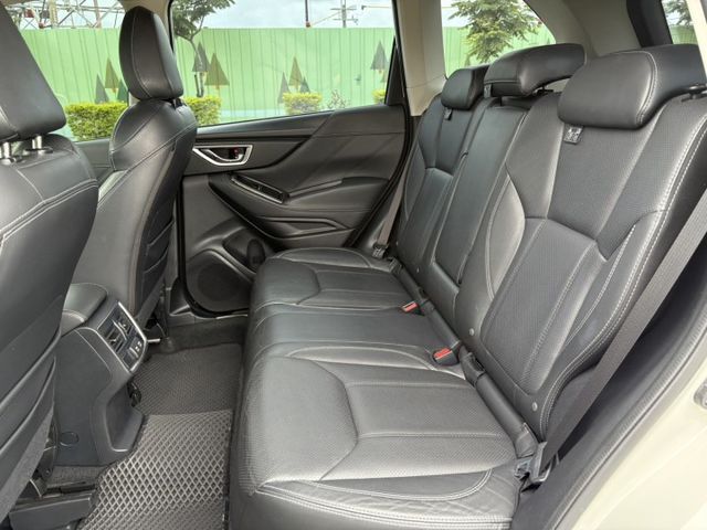 ☑一手車 ☑頂級款 ☑僅跑6萬多 ☑ACC跟車 ☑車偏 ☑盲點 ☑I-KEY ☑電動尾門  第15張相片