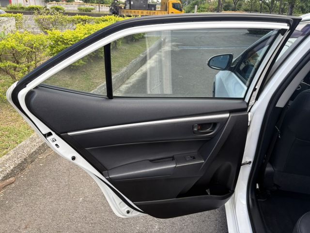 ☑雅致版 ☑一手車 ☑僅跑9萬多 ☑精裝影音 ☑里程保證 ☑數位電視  第11張相片