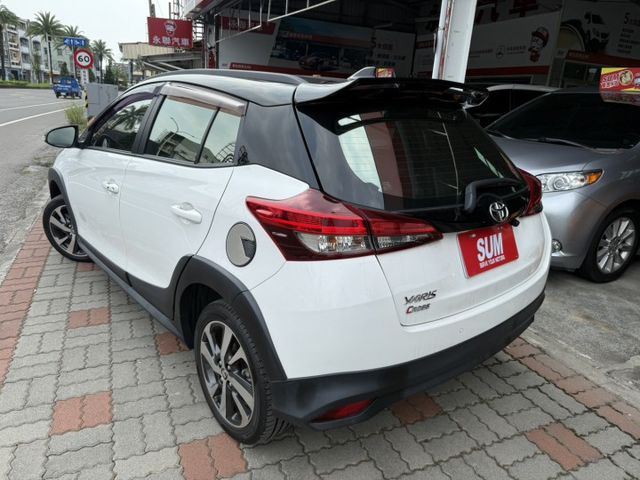 跨界旗艦型大鴨 IKEY CROSS空力套件 雙色內裝 車道偏移 碰撞預警 換檔快撥 液晶儀表 定速 胎壓偵測  第2張相片