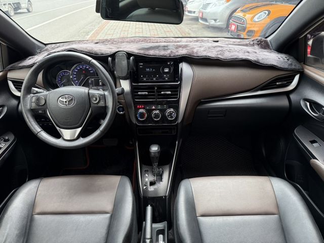 跨界旗艦型大鴨 IKEY CROSS空力套件 雙色內裝 車道偏移 碰撞預警 換檔快撥 液晶儀表 定速 胎壓偵測  第5張相片