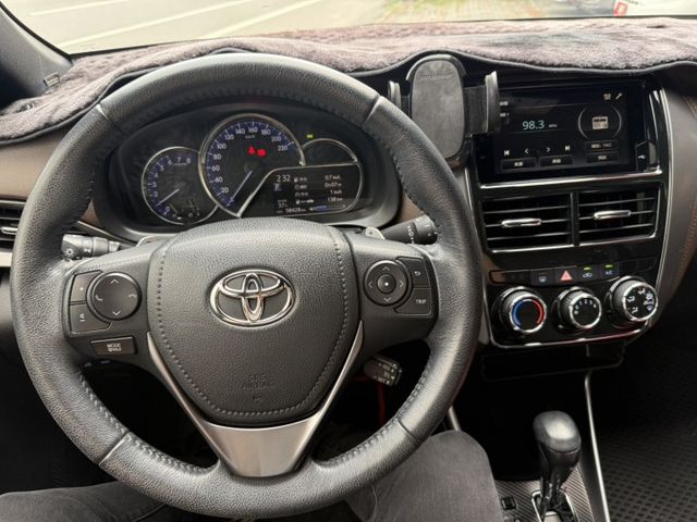 跨界旗艦型大鴨 IKEY CROSS空力套件 雙色內裝 車道偏移 碰撞預警 換檔快撥 液晶儀表 定速 胎壓偵測  第8張相片