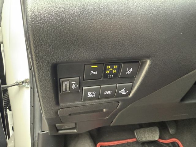 跨界旗艦型大鴨 IKEY CROSS空力套件 雙色內裝 車道偏移 碰撞預警 換檔快撥 液晶儀表 定速 胎壓偵測  第10張相片