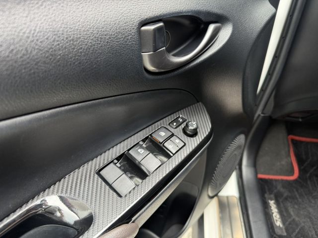 跨界旗艦型大鴨 IKEY CROSS空力套件 雙色內裝 車道偏移 碰撞預警 換檔快撥 液晶儀表 定速 胎壓偵測  第11張相片