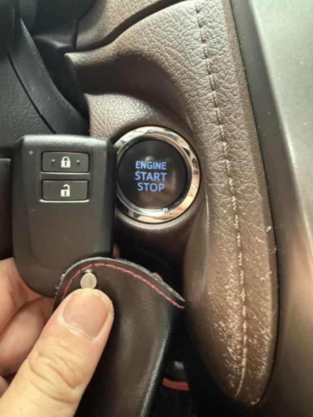 跨界旗艦型大鴨 IKEY CROSS空力套件 雙色內裝 車道偏移 碰撞預警 換檔快撥 液晶儀表 定速 胎壓偵測  第17張相片