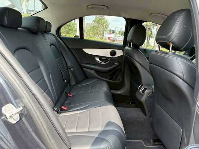 ☑里程11萬 ☑原鈑件 ☑安卓影音 ☑電動椅 ☑I-KEY ☑倒車顯影  第15張相片