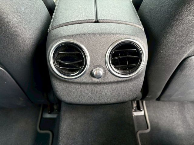 ☑里程11萬 ☑原鈑件 ☑安卓影音 ☑電動椅 ☑I-KEY ☑倒車顯影  第16張相片