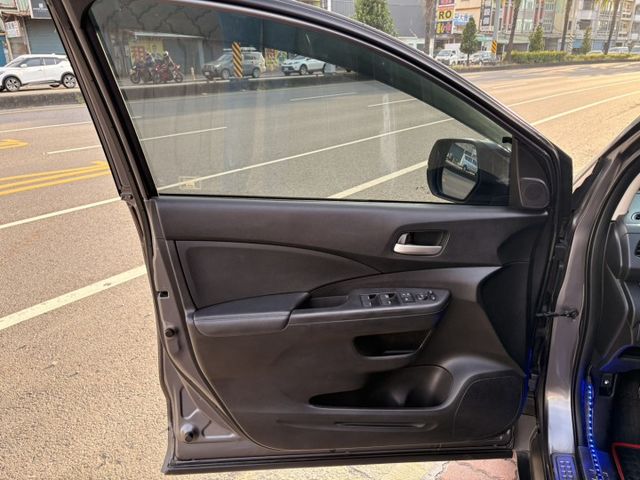 ☑小改款☑2.4VTI-S☑原鈑件☑天窗☑HID頭燈☑車側影像☑倒車影像☑定速☑換檔撥片☑恆溫空調  第15張相片