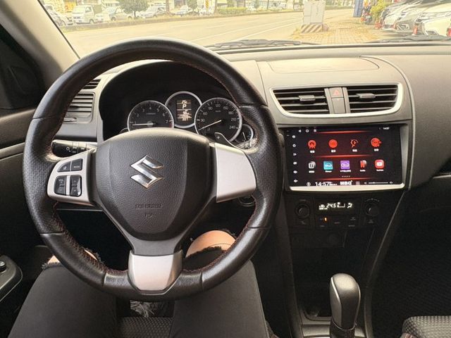 ☑運動版☑SPORT☑I-KEY☑恆溫☑HID頭燈☑17吋運動輕量化鋁圈☑CarPlay☑倒車顯影☑衛星導航  第10張相片