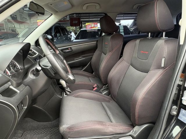 ☑運動版☑SPORT☑I-KEY☑恆溫☑HID頭燈☑17吋運動輕量化鋁圈☑CarPlay☑倒車顯影☑衛星導航  第11張相片