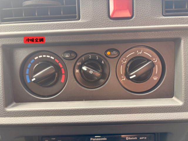 ☑自排 ☑廂車 ☑8人座 ☑行車紀錄 ☑倒車顯影 ☑里程保證  第6張相片