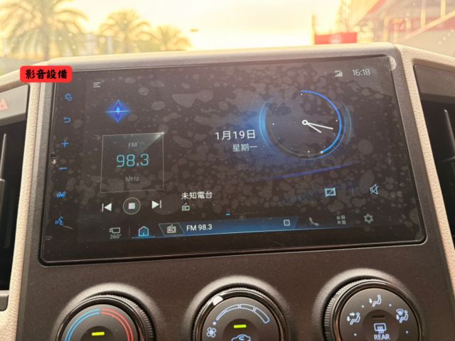 ☑全新改裝  ☑原廠保固4年/12萬 ☑柴油 ☑渦輪 ☑海力士露營車 ☑太陽能板 ☑翻轉椅 ☑開窗  第6張相片