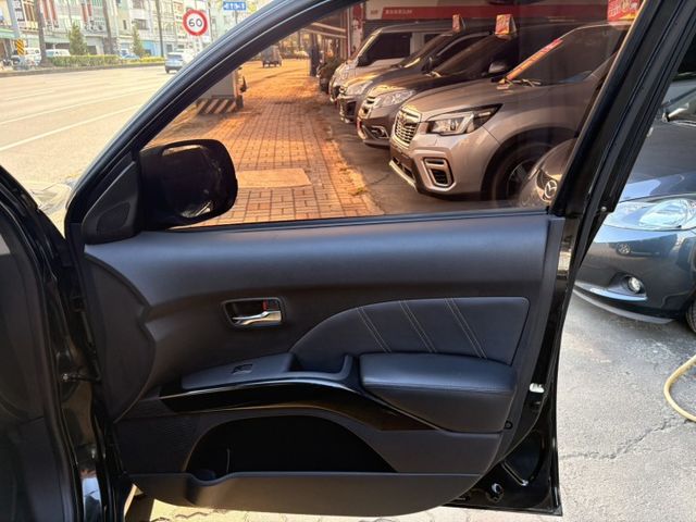 ☑2WD ☑頂規 ☑原鈑件 ☑底盤乾 ☑冷氣冷 ☑外觀漂亮  第10張相片