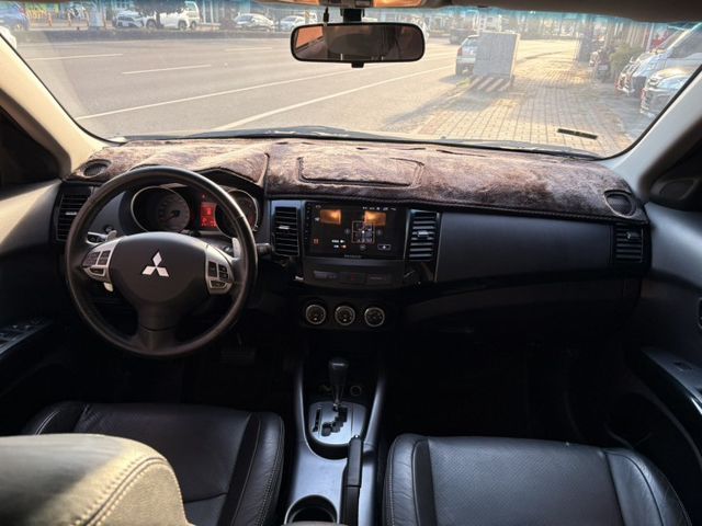 ☑2WD ☑頂規 ☑原鈑件 ☑底盤乾 ☑冷氣冷 ☑外觀漂亮  第16張相片