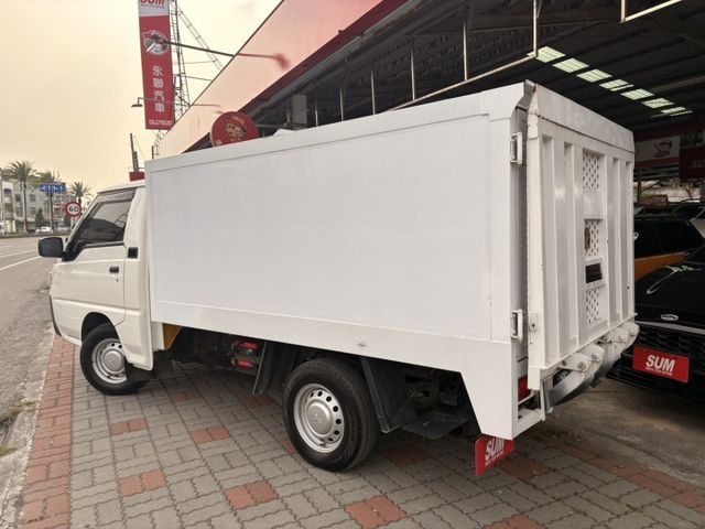 ☑得利卡 ☑自排 ☑廂車 ☑升降尾門 ☑抬頭顯示  第2張相片