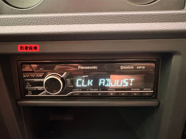 ☑得利卡 ☑自排 ☑廂車 ☑升降尾門 ☑抬頭顯示  第5張相片