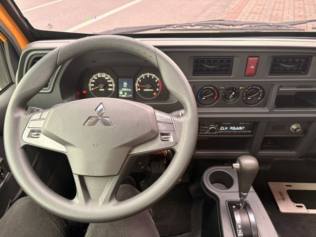 ☑得利卡 ☑自排 ☑廂車 ☑升降尾門 ☑抬頭顯示  第10張相片