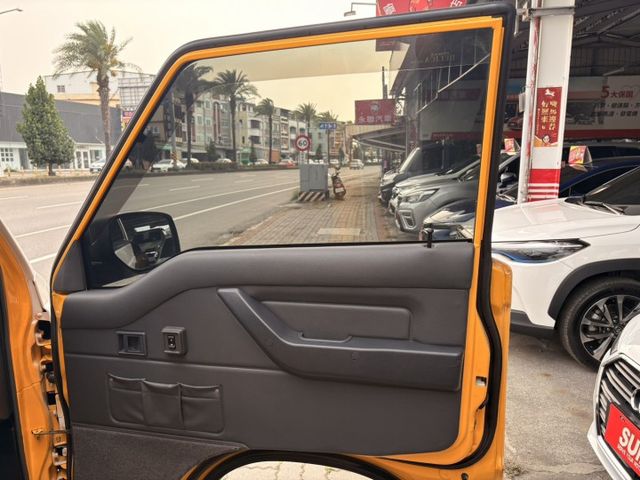 ☑得利卡 ☑自排 ☑廂車 ☑升降尾門 ☑抬頭顯示  第13張相片