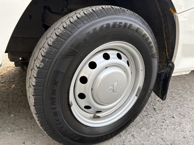 ☑得利卡 ☑自排 ☑廂車 ☑升降尾門 ☑抬頭顯示  第18張相片