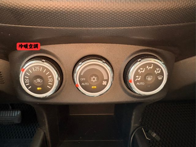 ☑頂規 ☑2WD ☑定速 ☑倒車顯影 ☑抬頭顯示器 ☑免鑰匙啟動 ☑超值休旅 ☑妥善率高  第8張相片