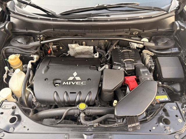 ☑頂規 ☑2WD ☑定速 ☑倒車顯影 ☑抬頭顯示器 ☑免鑰匙啟動 ☑超值休旅 ☑妥善率高  第19張相片