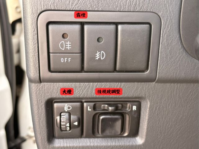 ☑一手車 ☑全車原鈑件 ☑無溯溪 ☑無下水 ☑無待修 ☑四輪傳動 ☑都會用車  第6張相片