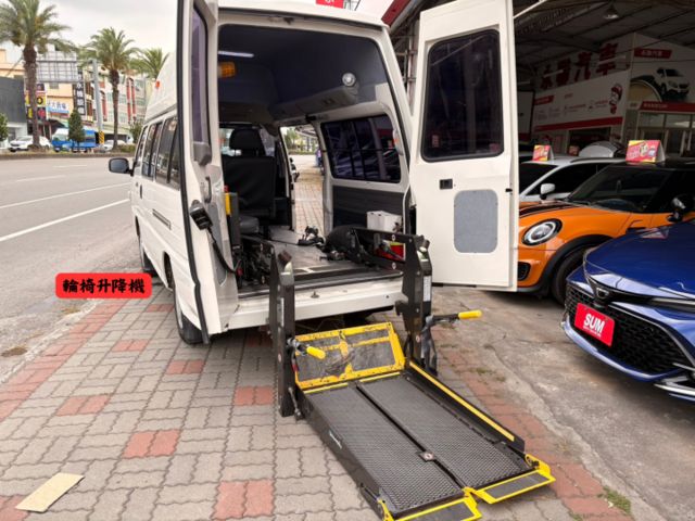 ☑僅跑五萬 ☑福祉車 ☑高頂 ☑輪椅升降機  第8張相片