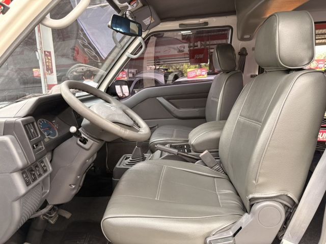 ☑僅跑五萬 ☑福祉車 ☑高頂 ☑輪椅升降機  第12張相片