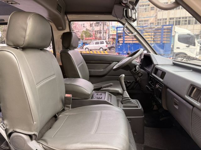 ☑僅跑五萬 ☑福祉車 ☑高頂 ☑輪椅升降機  第15張相片