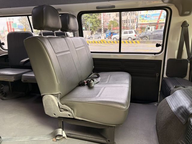 ☑僅跑五萬 ☑福祉車 ☑高頂 ☑輪椅升降機  第16張相片