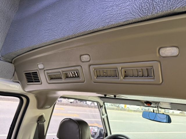 ☑僅跑五萬 ☑福祉車 ☑高頂 ☑輪椅升降機  第18張相片