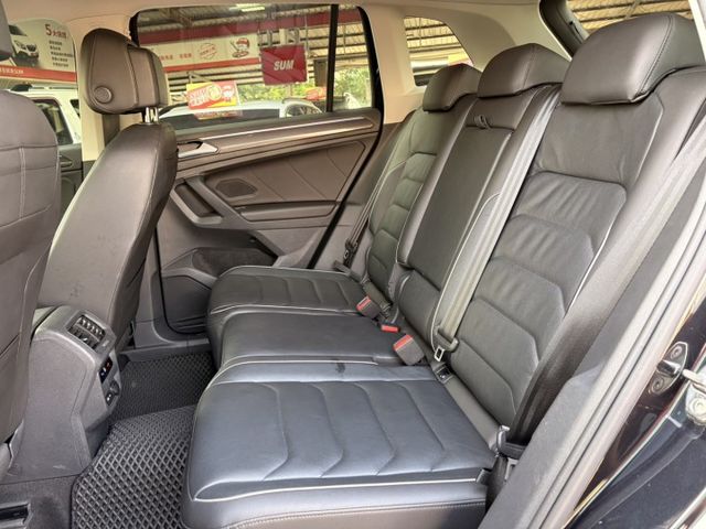 ☑280 TSI高階☑里程六萬☑原鈑件☑原廠保養☑原廠保固到2027年3月☑CARPLAY☑環景☑換檔撥片☑ACC跟車  第13張相片