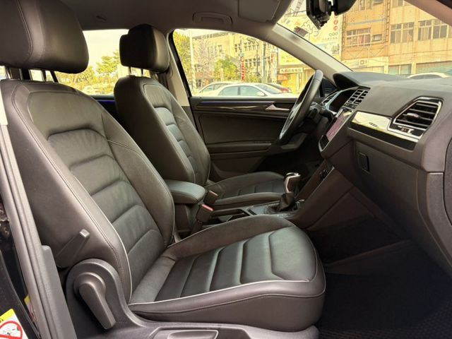 ☑280 TSI高階☑里程六萬☑原鈑件☑原廠保養☑原廠保固到2027年3月☑CARPLAY☑環景☑換檔撥片☑ACC跟車  第14張相片