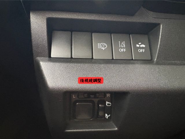 ☑Jimny ☑1.5 ☑僅跑3萬多 ☑原廠保養 ☑無溯溪  第9張相片