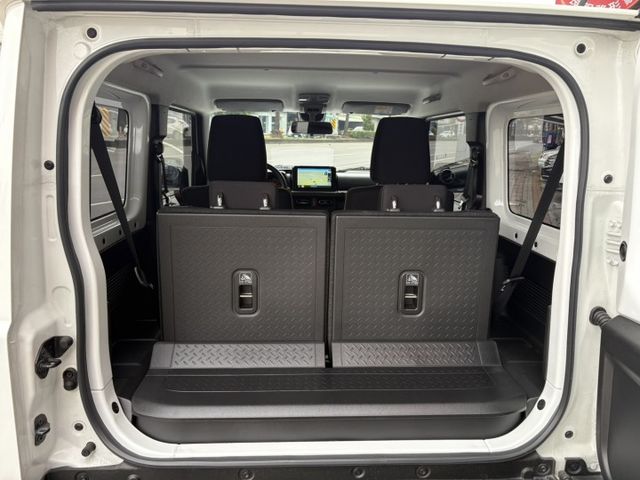 ☑Jimny ☑1.5 ☑僅跑3萬多 ☑原廠保養 ☑無溯溪  第16張相片