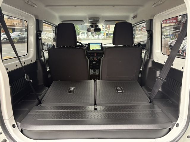 ☑Jimny ☑1.5 ☑僅跑3萬多 ☑原廠保養 ☑無溯溪  第17張相片