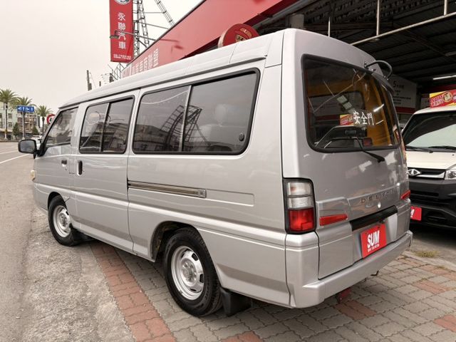 ☑一手車 ☑原鈑件 ☑娃娃車改回 ☑無待修 ☑8人坐 ☑客貨兩用  第2張相片