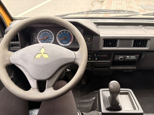 ☑一手車 ☑原鈑件 ☑娃娃車改回 ☑無待修 ☑8人坐 ☑客貨兩用  第11張相片