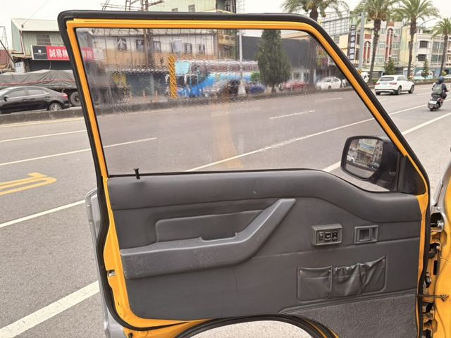 ☑一手車 ☑原鈑件 ☑娃娃車改回 ☑無待修 ☑8人坐 ☑客貨兩用  第12張相片