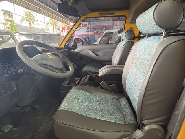 ☑一手車 ☑原鈑件 ☑娃娃車改回 ☑無待修 ☑8人坐 ☑客貨兩用  第13張相片