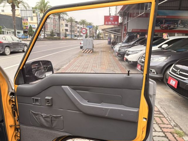 ☑一手車 ☑原鈑件 ☑娃娃車改回 ☑無待修 ☑8人坐 ☑客貨兩用  第15張相片