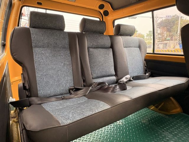 ☑一手車 ☑原鈑件 ☑娃娃車改回 ☑無待修 ☑8人坐 ☑客貨兩用  第18張相片