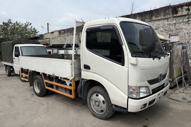 ☑一手車 ☑僅跑3萬 ☑原廠保養 ☑全車原鈑件 ☑輪胎剛換新 ☑提升載重五噸  ☑剛做完大保養  第1張相片