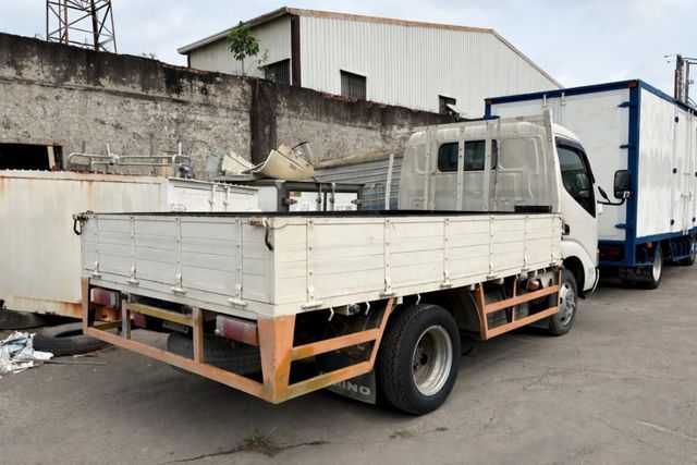 ☑一手車 ☑僅跑3萬 ☑原廠保養 ☑全車原鈑件 ☑輪胎剛換新 ☑提升載重五噸  ☑剛做完大保養  第2張相片