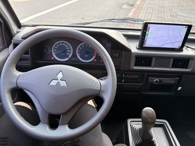 ☑客貨兩用 ☑可改回八人座 ☑4輪新胎 ☑CARPLAY ☑倒車顯影 ☑車側影像  第5張相片
