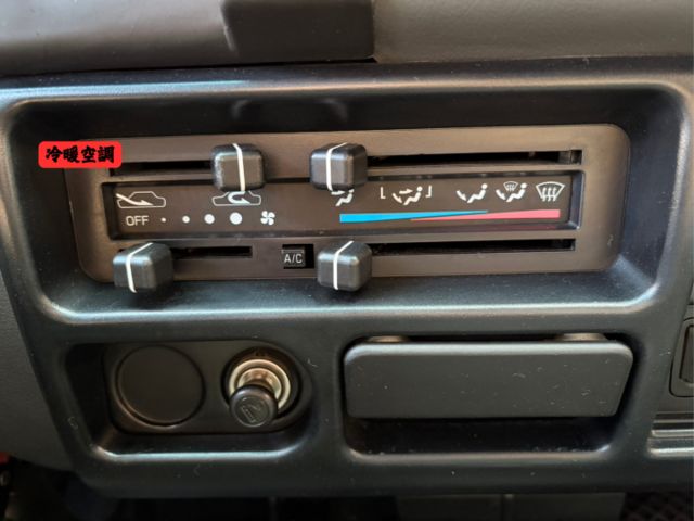 ☑客貨兩用 ☑可改回八人座 ☑4輪新胎 ☑CARPLAY ☑倒車顯影 ☑車側影像  第9張相片