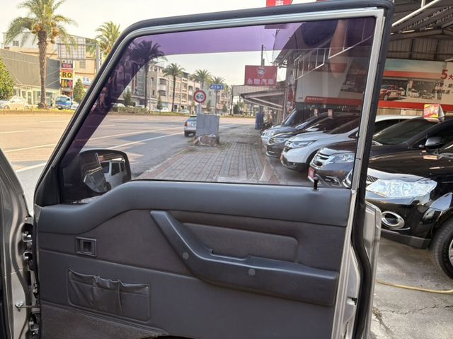 ☑客貨兩用 ☑可改回八人座 ☑4輪新胎 ☑CARPLAY ☑倒車顯影 ☑車側影像  第15張相片