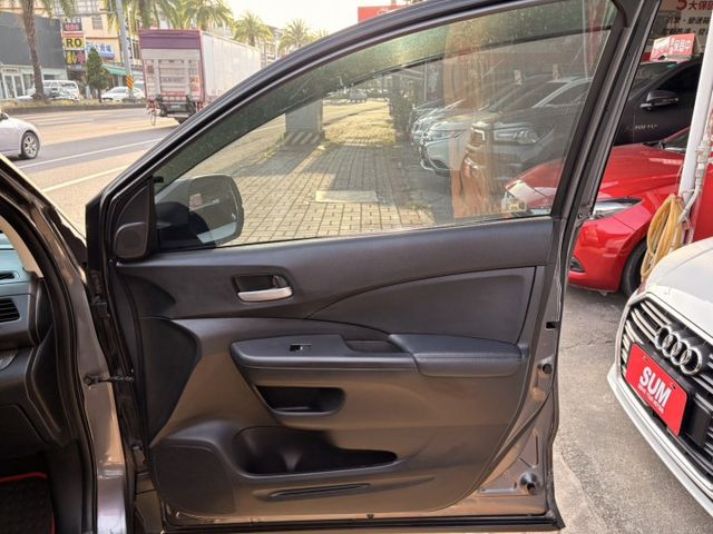 ☑小改款☑2.4VTI-S☑原鈑件☑天窗☑HID頭燈☑車側影像☑倒車影像☑定速☑換檔撥片☑恆溫空調  第17張相片