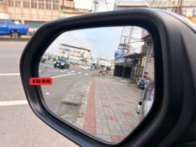 ☑尊爵頂規精裝 ☑僅跑5萬 ☑原鈑件 ☑原廠保養 ☑Ikey摸門 ☑盲點 ☑液晶儀表  第13張相片