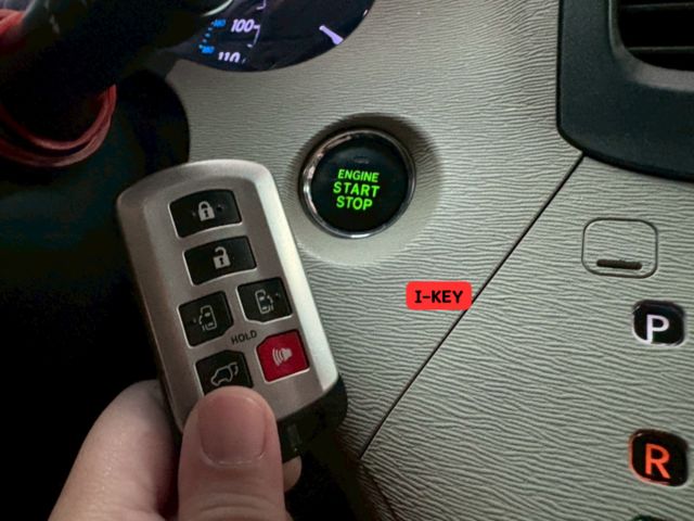 ☑旗艦款☑僅跑7萬英里☑原版 ☑I-KEY☑定速巡航☑雙電動滑門☑多功能數位影音☑倒車影像☑天窗  第7張相片